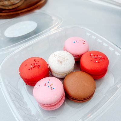 Valentine’s Day macarons 