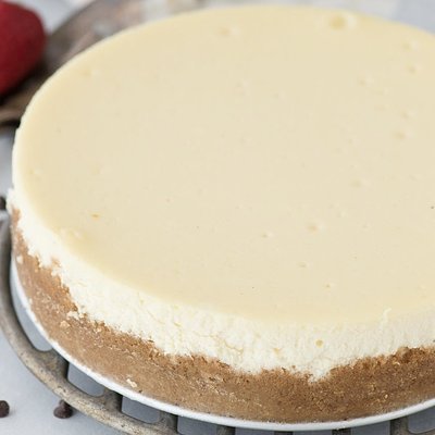 Eggnog Cheese Cake With Gingersnap Crust