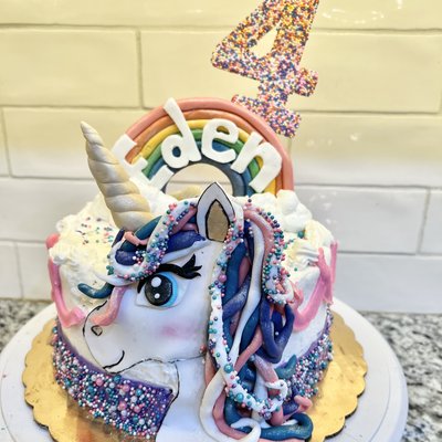 8"- 3 Layer Cake (Serves 26-30) 
