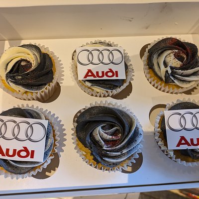 6 Cupcakes 