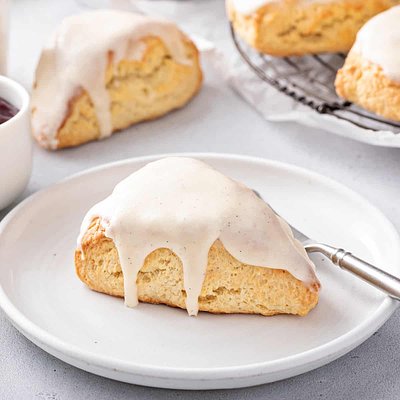 Vanilla Bean Sourdough Discard Scones  (4 count)