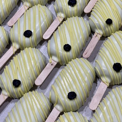 Lemon Blueberry Cake Pops