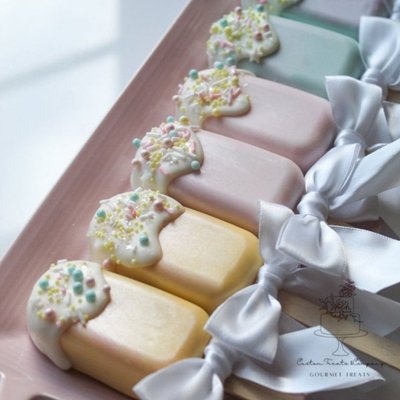 Mini Cake Popsicles