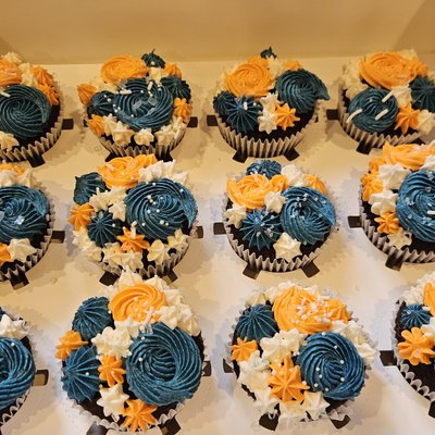 Deluxe Cupcakes (12)