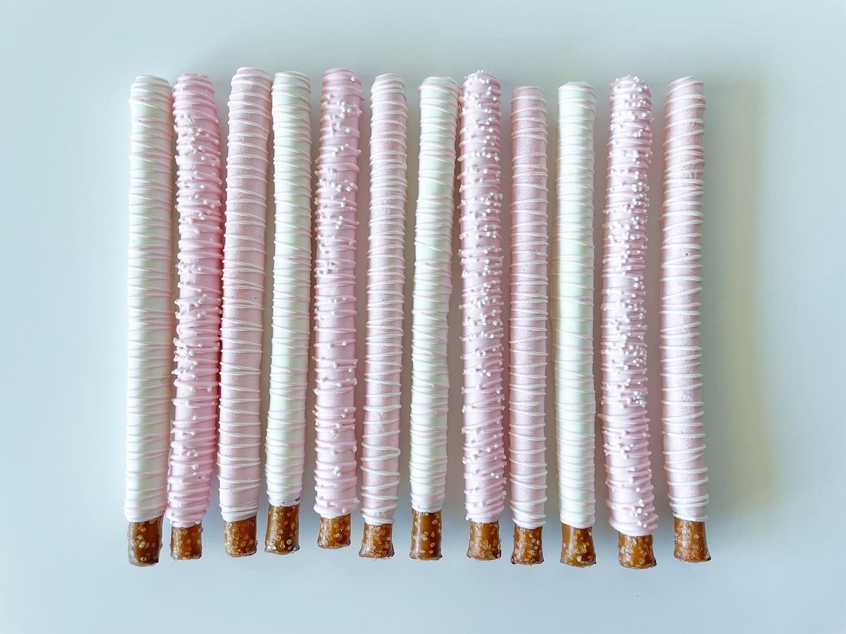 Chocolate Dipped Pretzels 