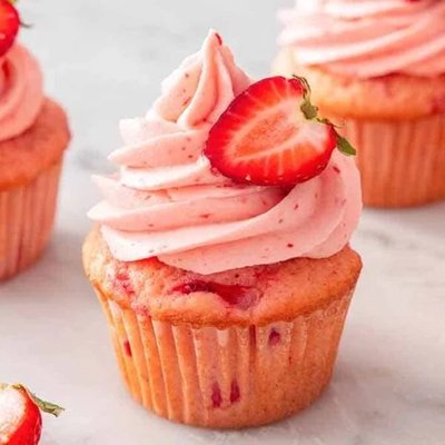 Strawberry Cupcakes 12 Pack 