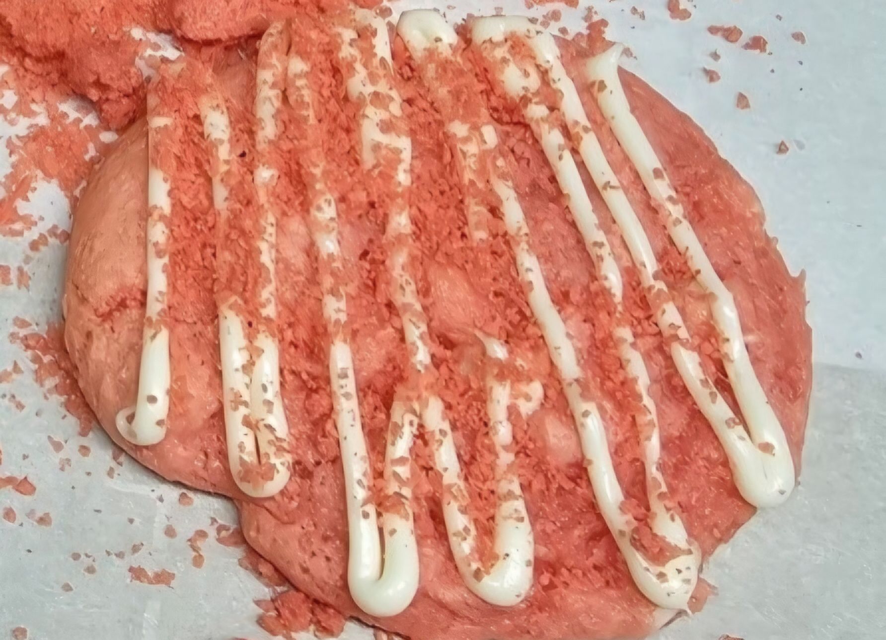 Strawberry crunch cookie