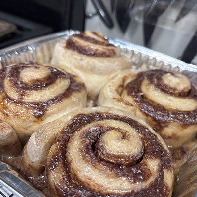 4 Pack Cinnamon Rolls 