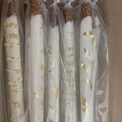 Chocolate Pretzel Rods