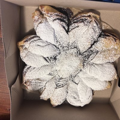 Small Sourdough Flavored Snowflake Pastry