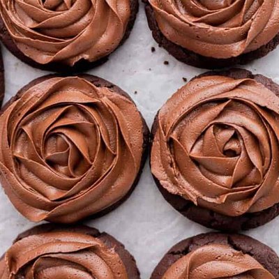 Frosted Chocolate Cookies 