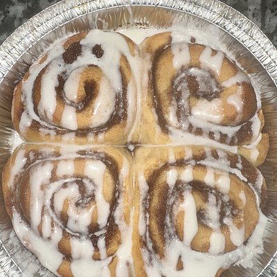 4 Large Cinnamon Rolls 