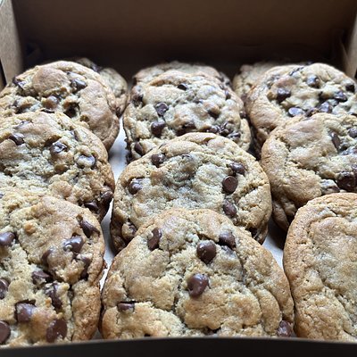 Jumbo Brown Butter Sourdough Chocolate Chip Cookies 1/2 Dozen