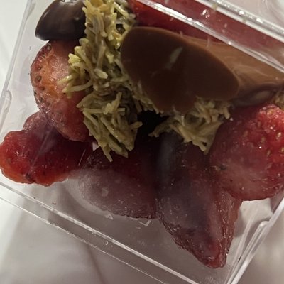 Strawberry Dubai Cups