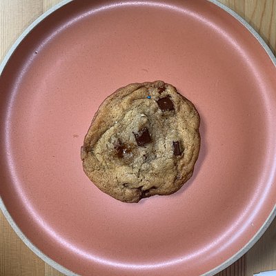 Brown Butter Toffee Chocolate Chip Cookies With Pecans