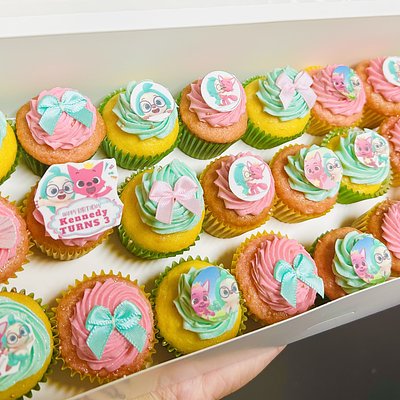 Decorated Mini Cupcakes 