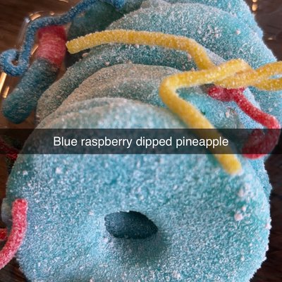 4 Pineapple Rings (1 Flavor, 1 Topping)