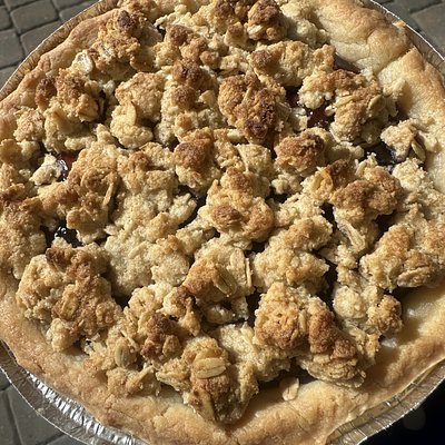 Cherry Crumb Pie (dye-free) 
