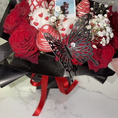  Dipped Strawberries And Floral Arrangement