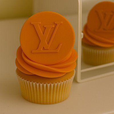 LV Fondant Cupcakes (12)
