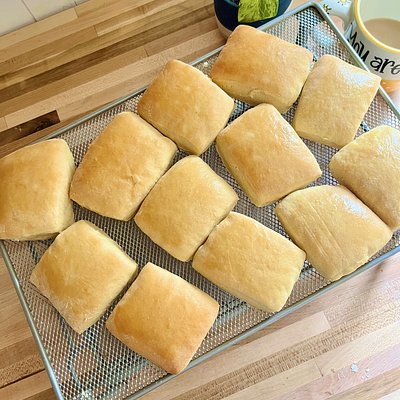 Roadhouse Rolls