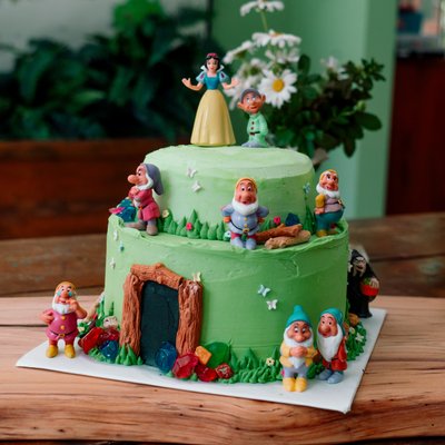 Special Custom Cakes