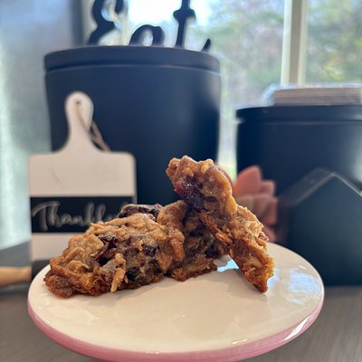 Savannah Gals Oatmeal Cranberry Walnut Cookie-Dozen