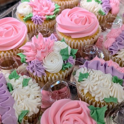 Custom Cupcakes 