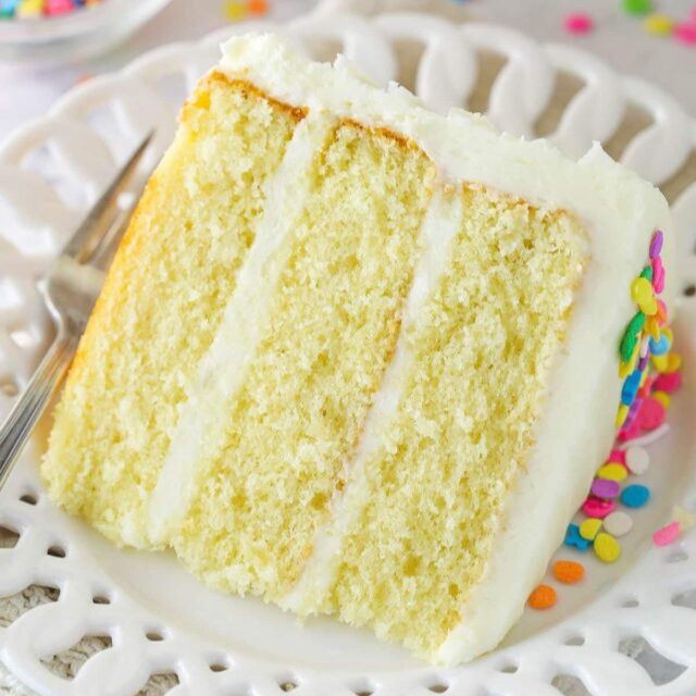Vanilla Cake & Vanilla Buttercream 8"