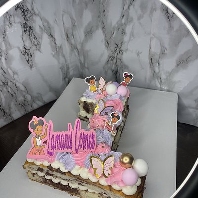 10 Inch Letter/Number Cake 