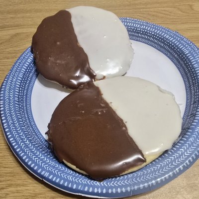 New York Style Black & Whites Cookies