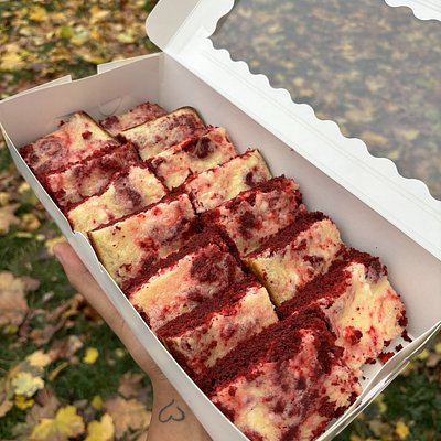 Red Velvet Cheesecake Bars 