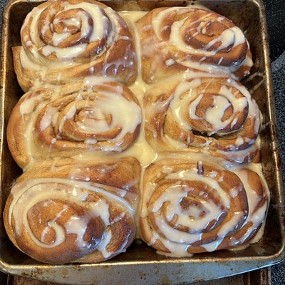 Discard Cinnamon Rolls (half Doz)