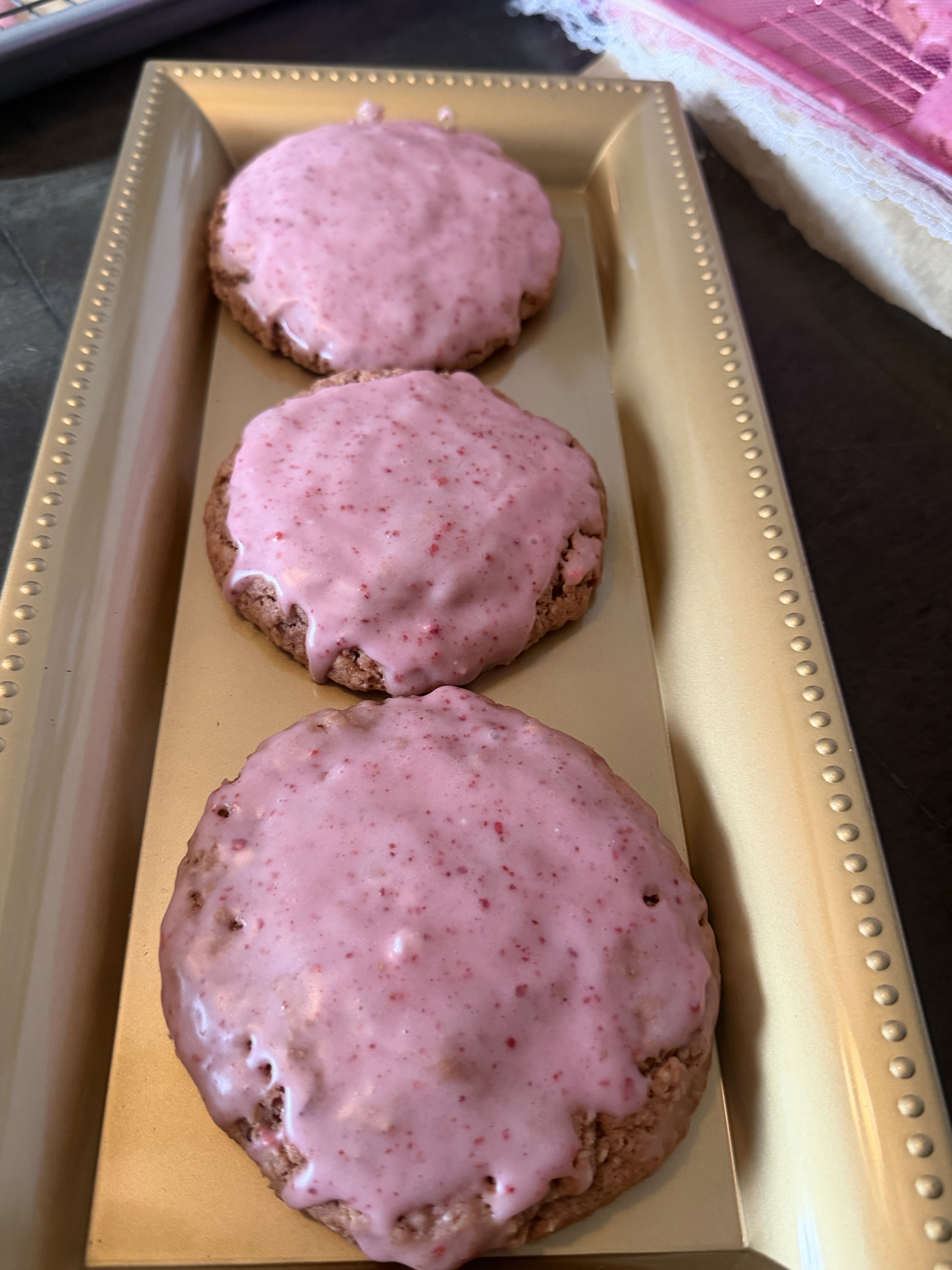 Strawberry iced Oatmeal Cookie