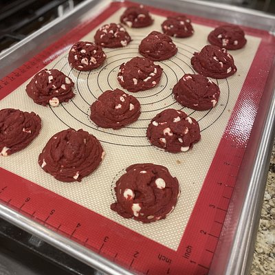 Red velvet cookies