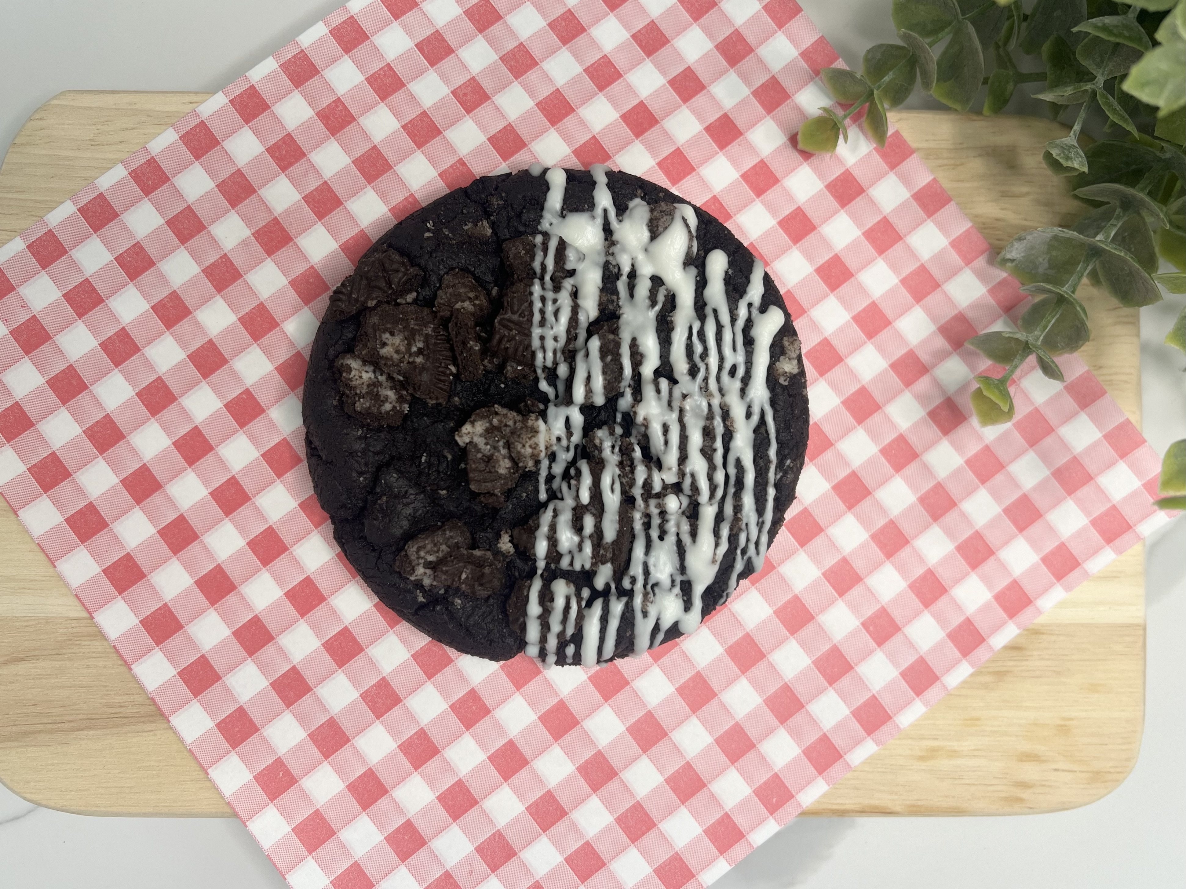 Black Cocoa Oreo Cookie