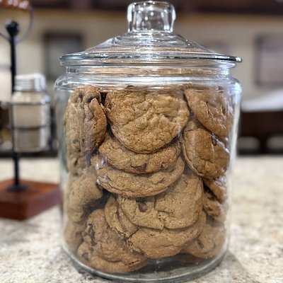 The Homeroom 6 Box ~ The Same Beloved Recipe As The Valedictorian™ Chocolate Chip Cookie Thoughtfully Sized For Sharing. Because The Sweetest Memories Are Made Around The Table. 6 Cookies Per Box