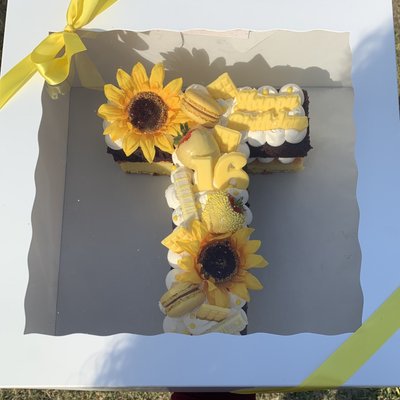 Single Letter/Number Cake