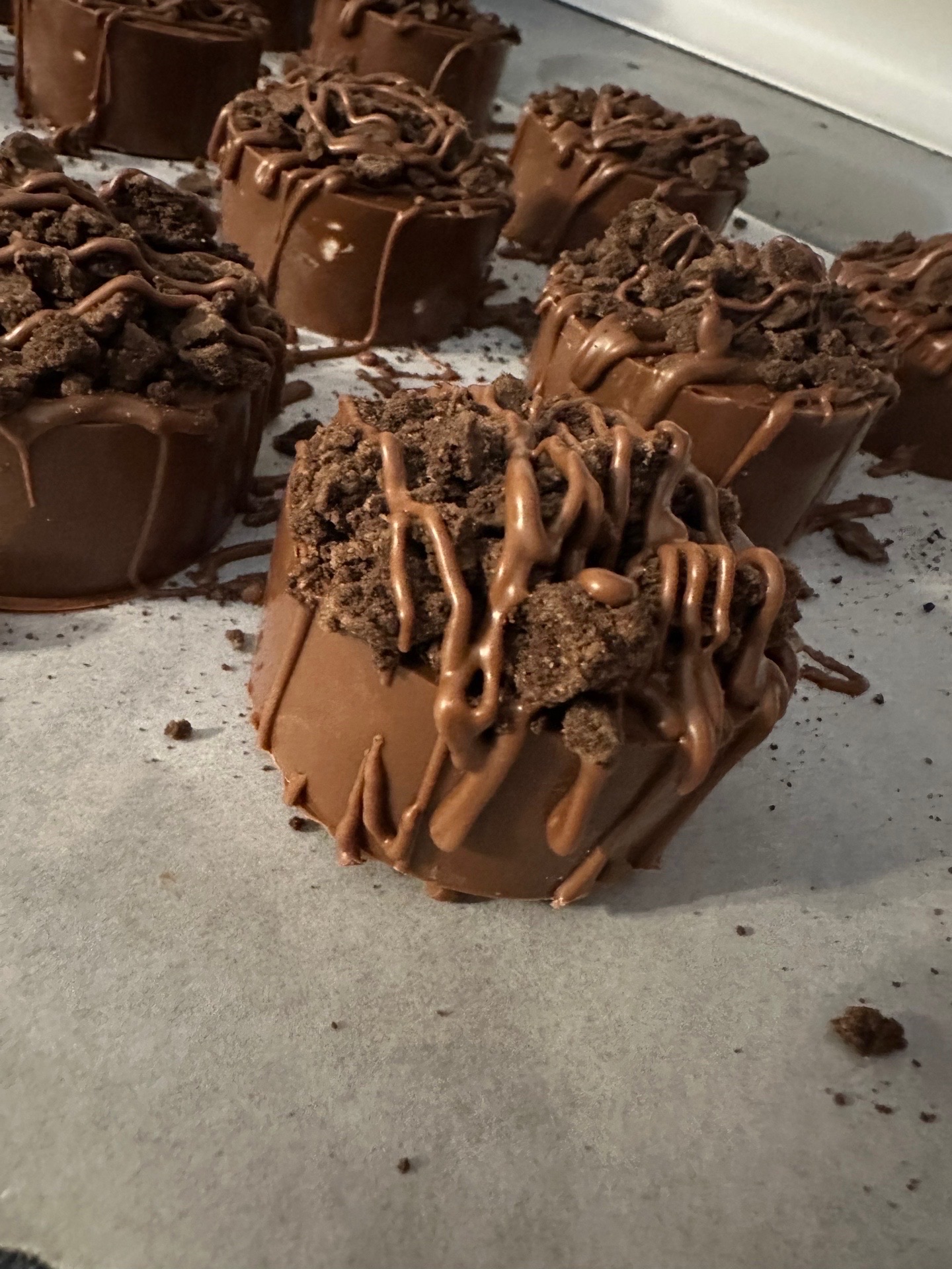 Thin Mint Cake Pucks - Milk Chocolate 