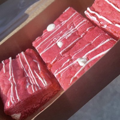 9 Pack Of Pink Velvet White Chocolate Chip Brownies