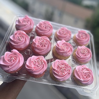 Standard Sized Cupcakes 