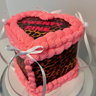 8” Heart Cake (serves 20-25)