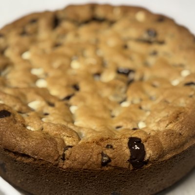  8 Inch Cookie Pie Stuffed Chocolate Hazelnut Candy Bar And Nutella 