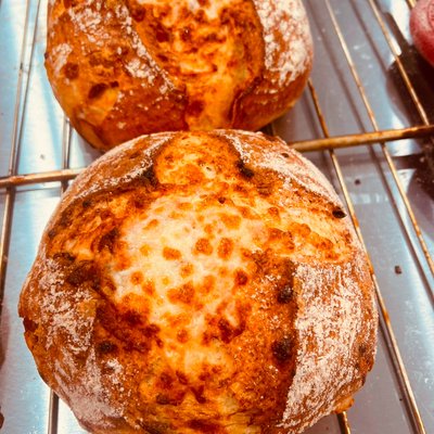 Cheesy Garlic Artisan