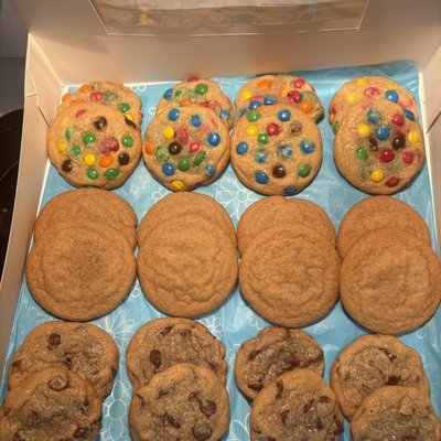 1 Dozen Reg. Sized Variety Platter