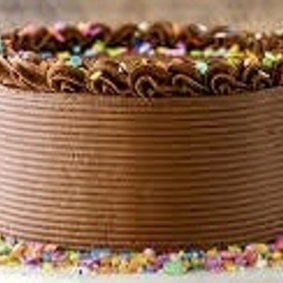 Yellow Cake With Chocolate Buttercream 