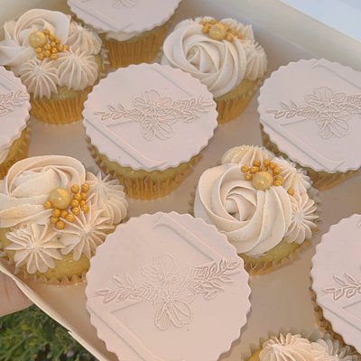 Dozen Cupcakes