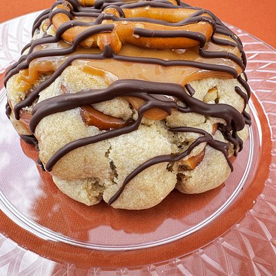 Chocolate Chip, Caramel, & Pretzel Cookie