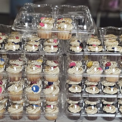 12 Cupcakes