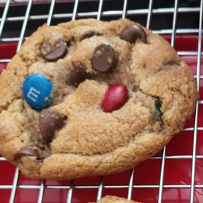 M&M Chocolate Chip Cookie 